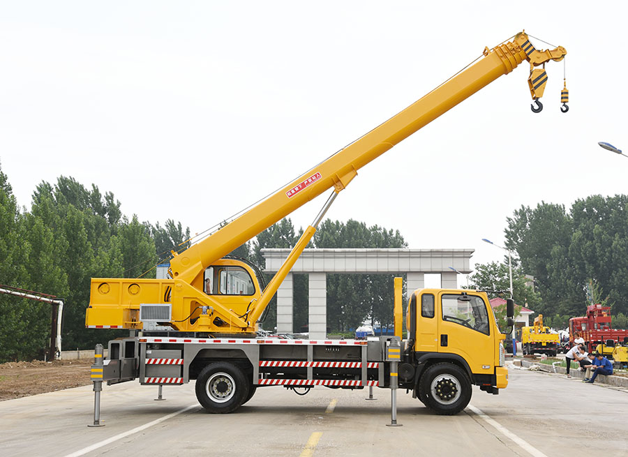 16噸東風汽車吊